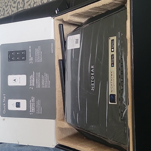 NIGHTHAWK Dual-Band WiFi Router,  1.75Gbps - Picture 13 of 13